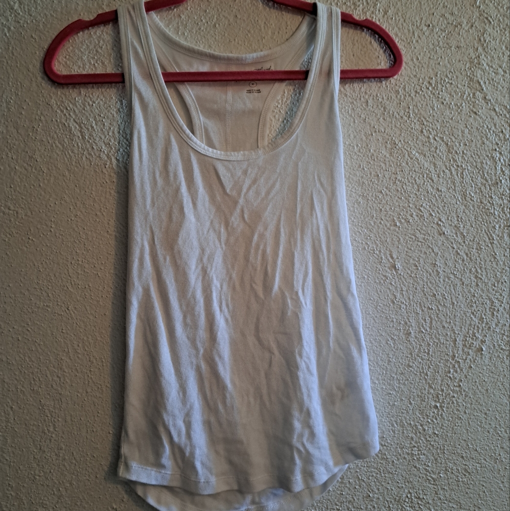 🍎 White racer back top